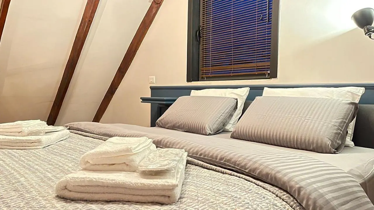 Appartamento Heart Of Tirana Cozy Loft With Fireplace Albania